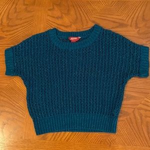 Short sleeve sweater